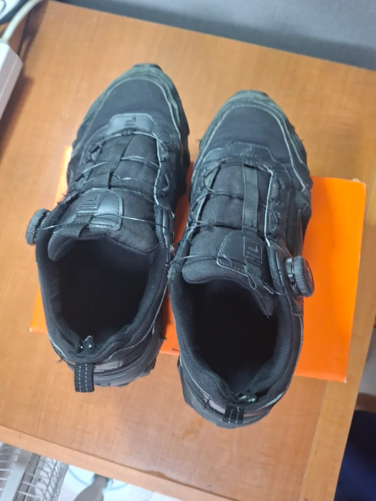 휠라 검정 운동화 2개 260