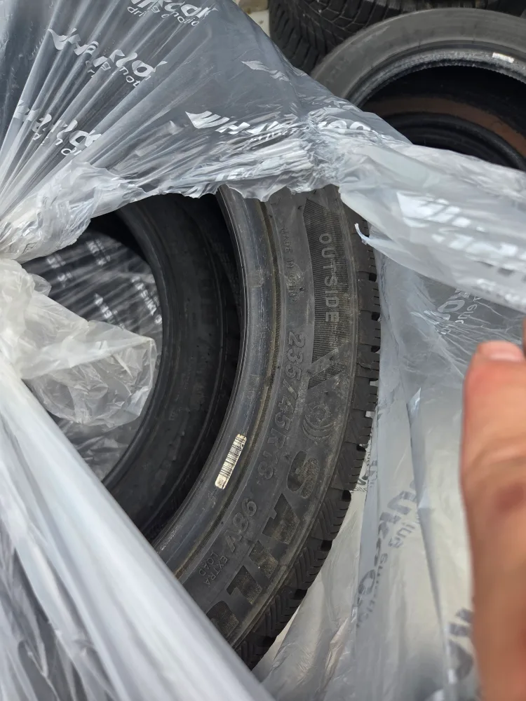 235/45R18 중고 윈터 타이어