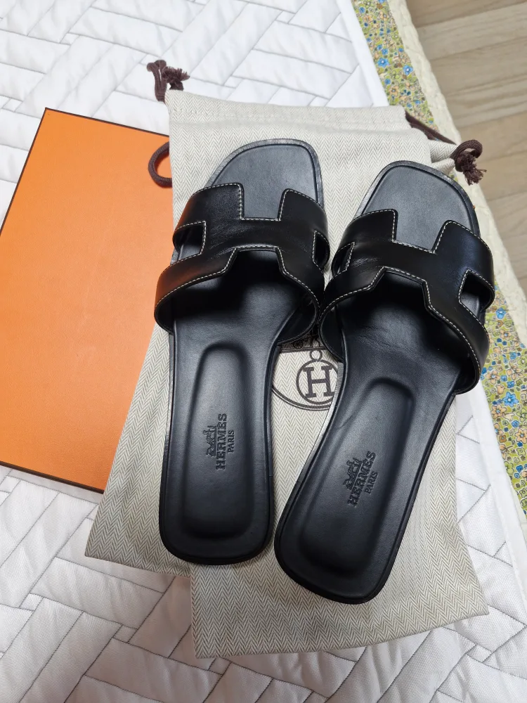 에르메스 오란 블랙 샌들