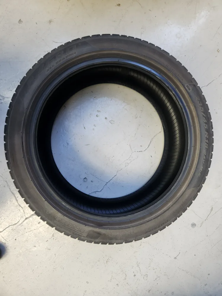 피렐리 235 45 18 중고 타이어