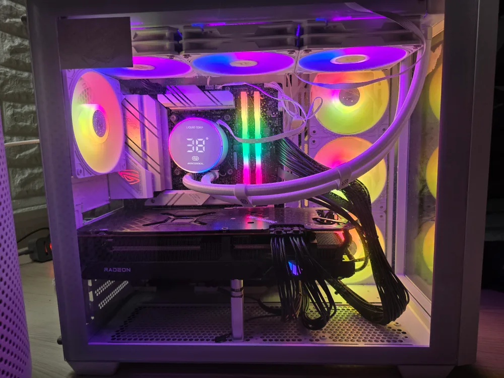Radeon 6900xt tuf 팝니다