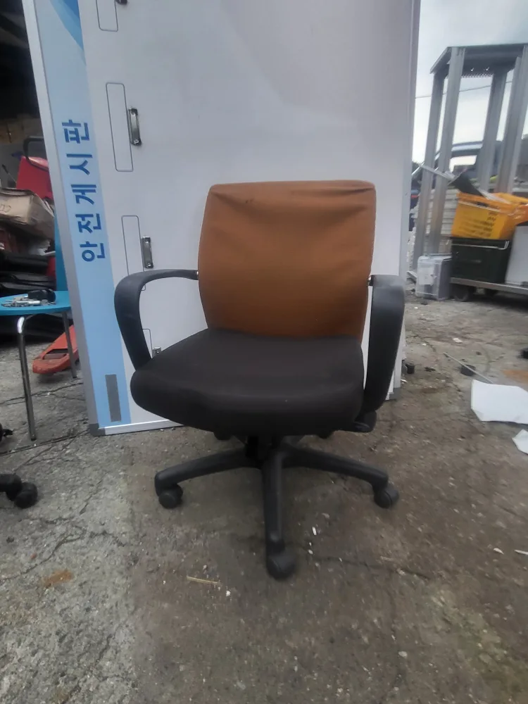 중고 퍼시스의자