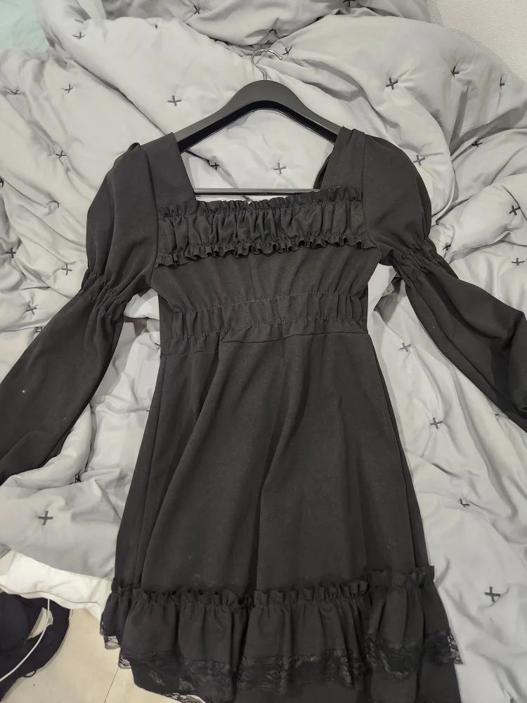 블랙 원피스(저도 중고로 샀습니다)