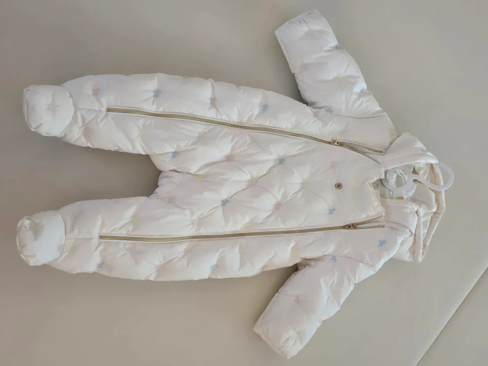 에뜨와 우주복패딩 판매합니다.