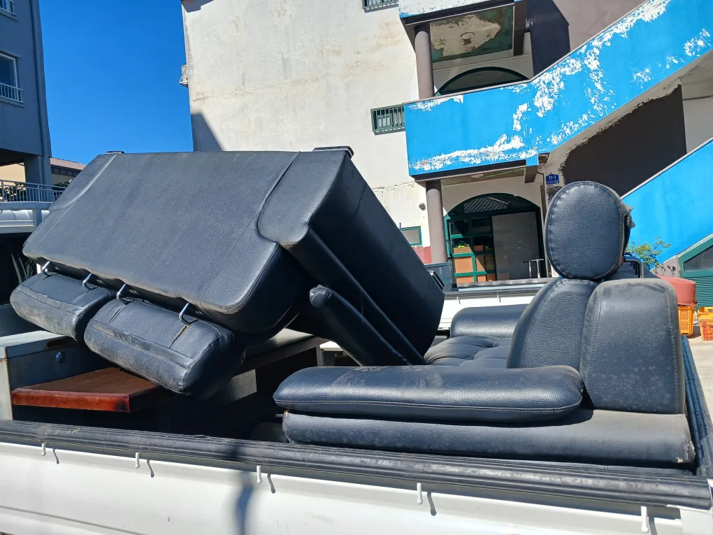 중고 검정 가죽 소파 세트