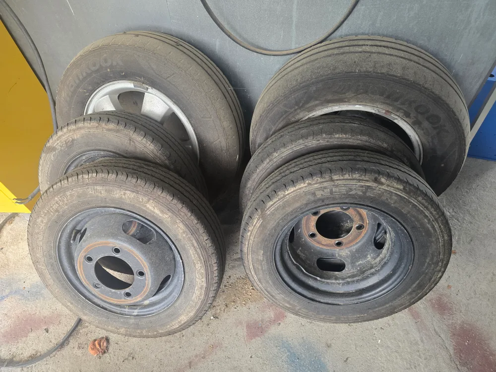 타이어 휠 세트 중고 앞2개 뒤4개입니다