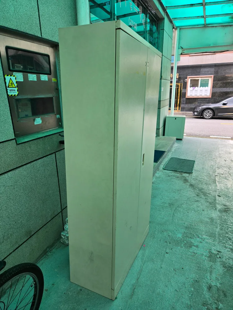 중고 철제 캐비넷