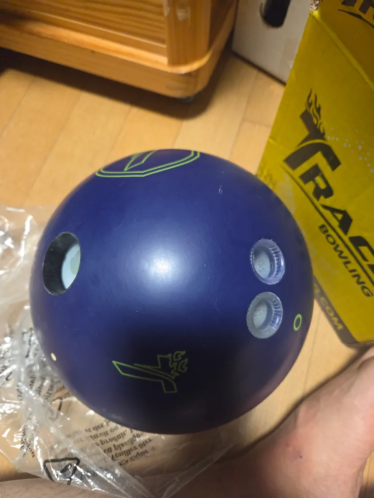 Track Legion Solid 15P 중고볼