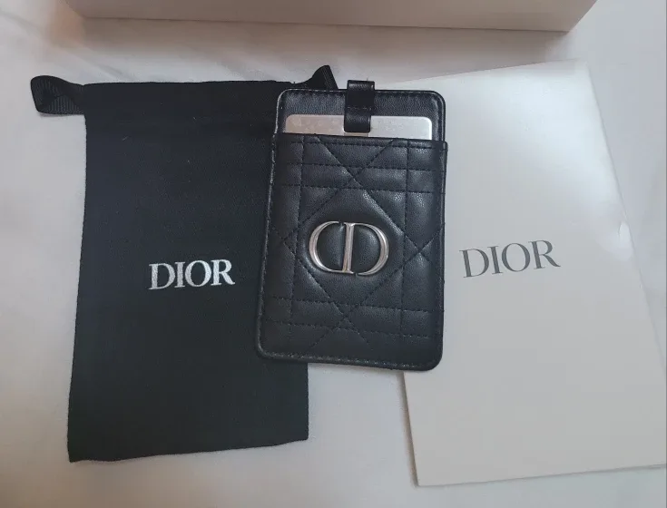 디올뷰티 까나쥬 카드홀더, 거울