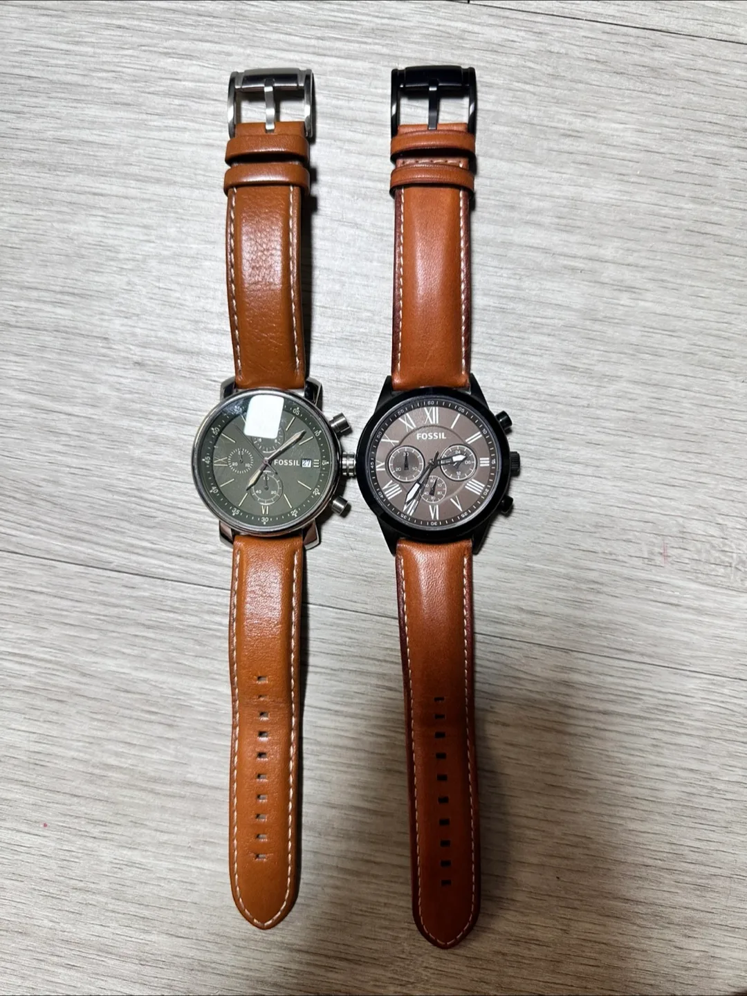 Fossil 가죽 손목시계 2개