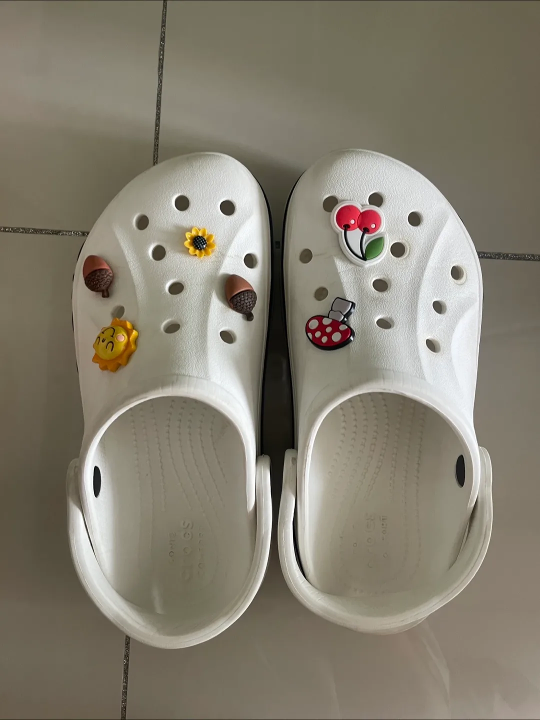 바야밴드 크록스 판매 흰색크록스 중고