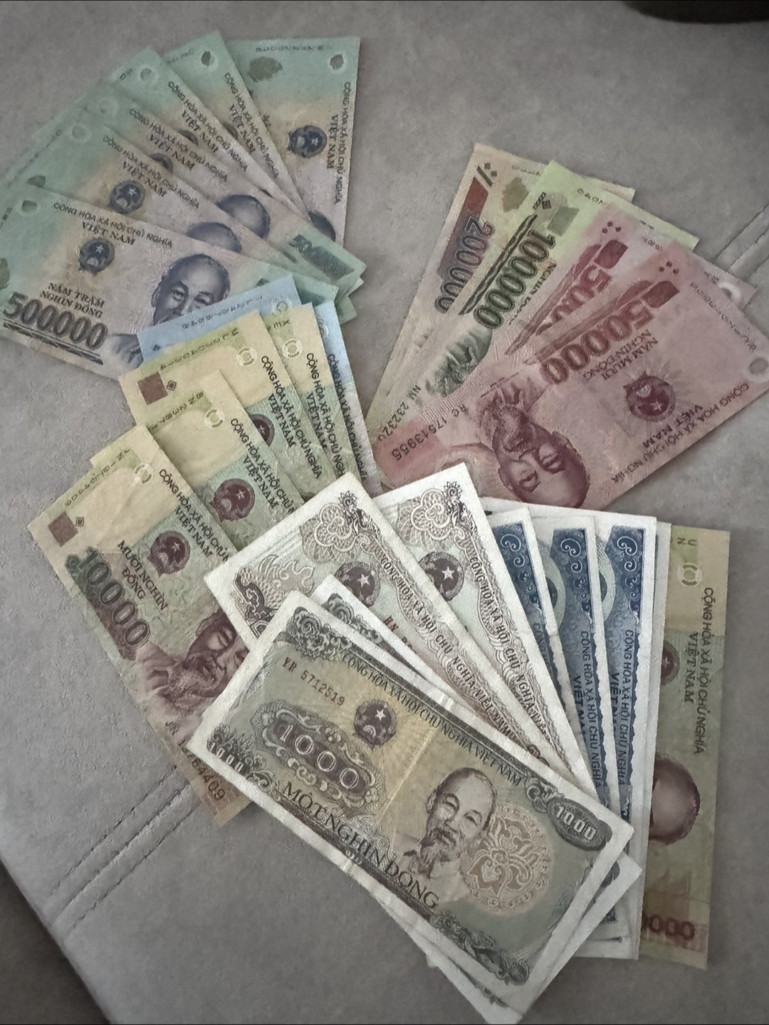 베트남 돈 3,536,000동 판매합니다