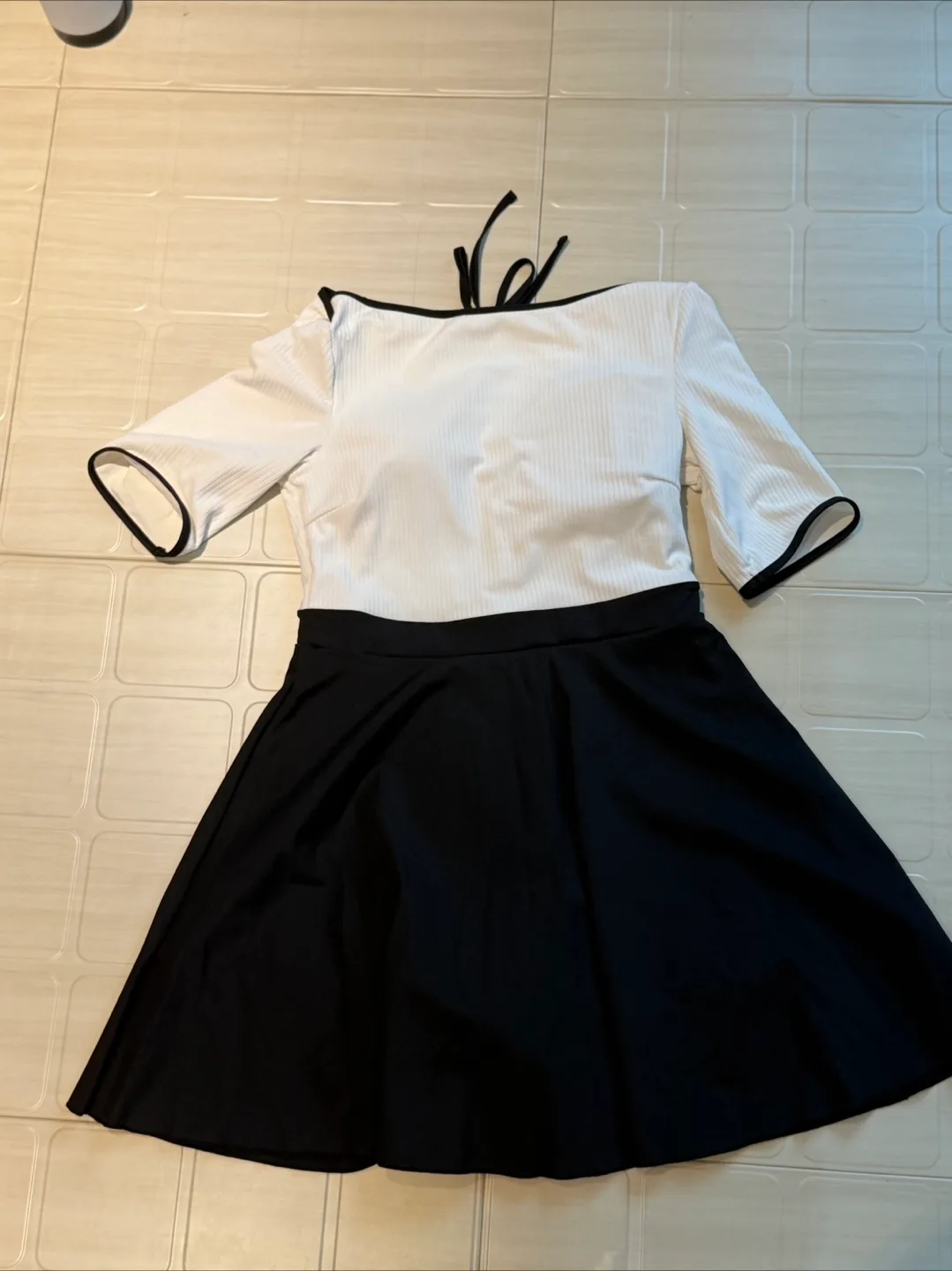 벨로디네라 원피스 수영복 새거 반값판매 5만)가격제안가능)