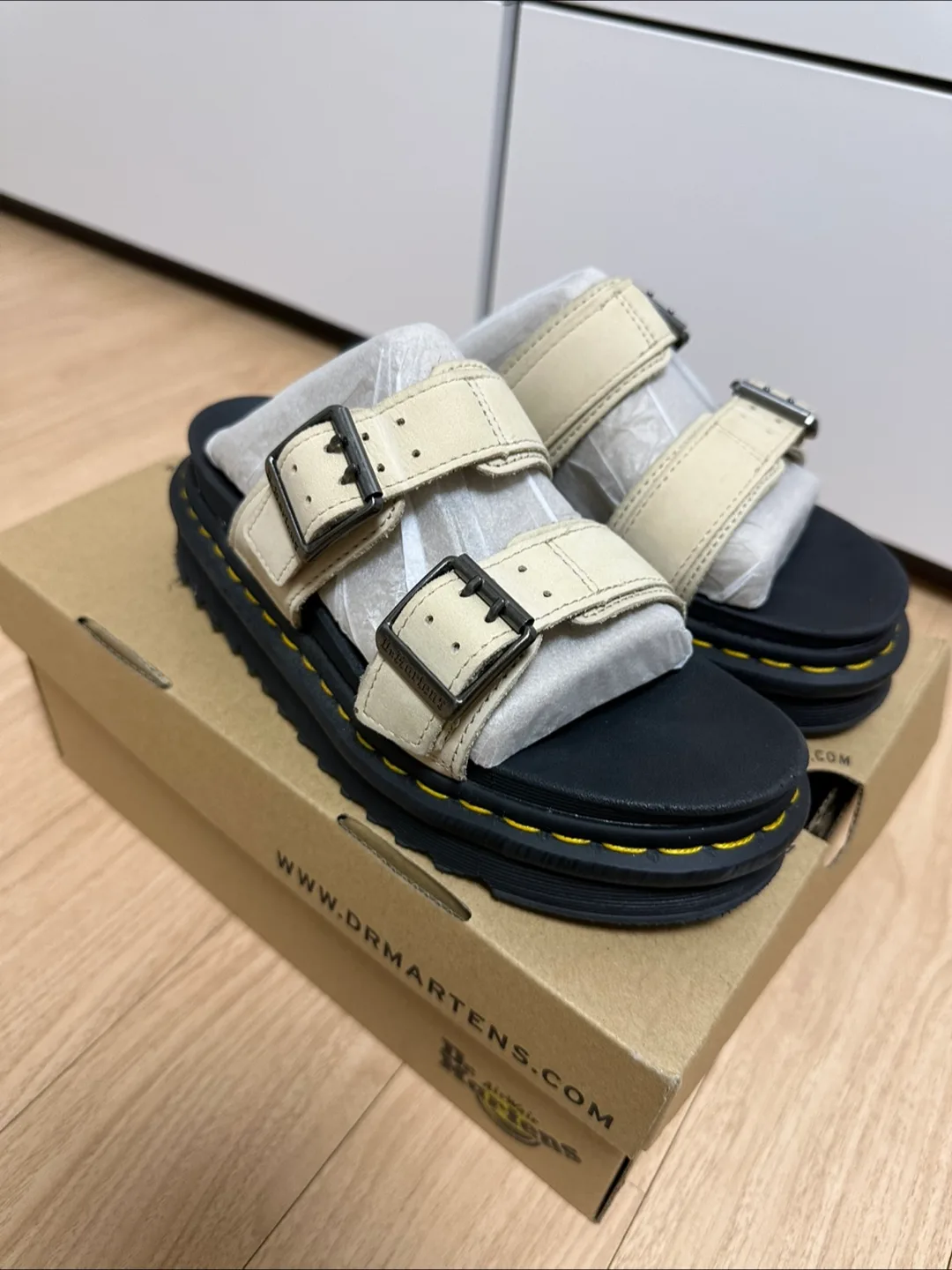 닥터마틴 마일즈 샌들 220 (UK3)