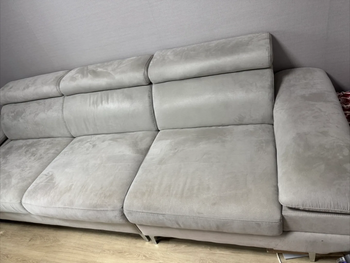 밝은 회색 중고 소파