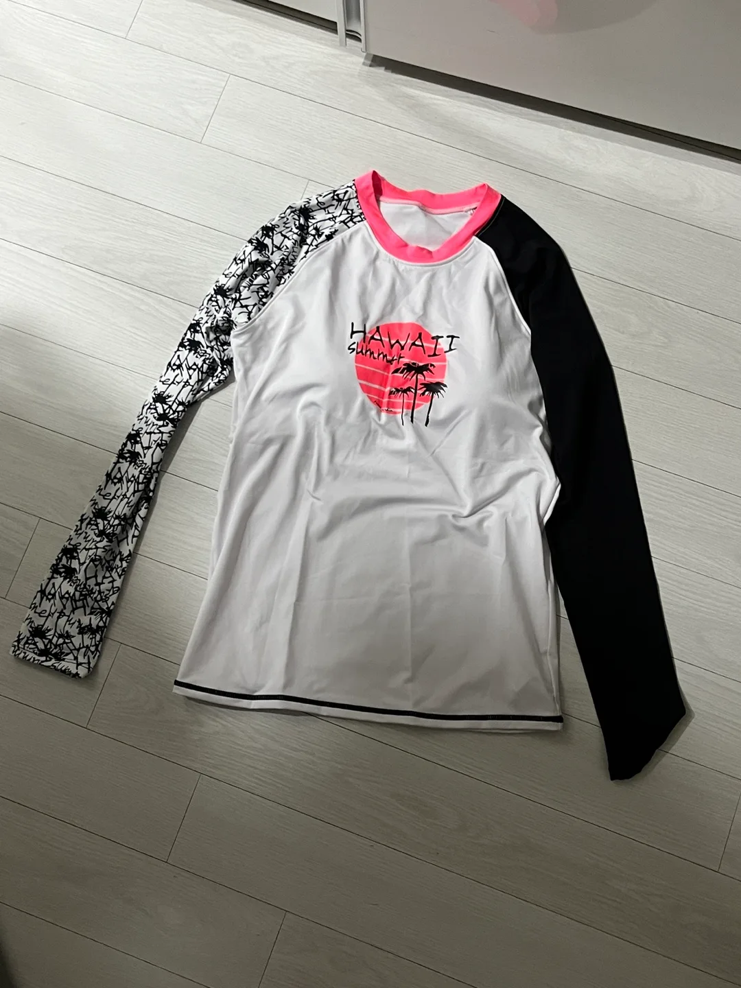 래쉬가드 90사이즈(캡내장)