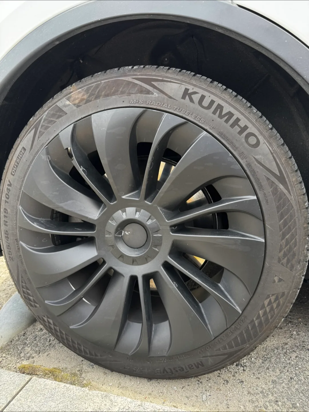 테슬라 Y 알리휠커버 19인치 무료나눔!