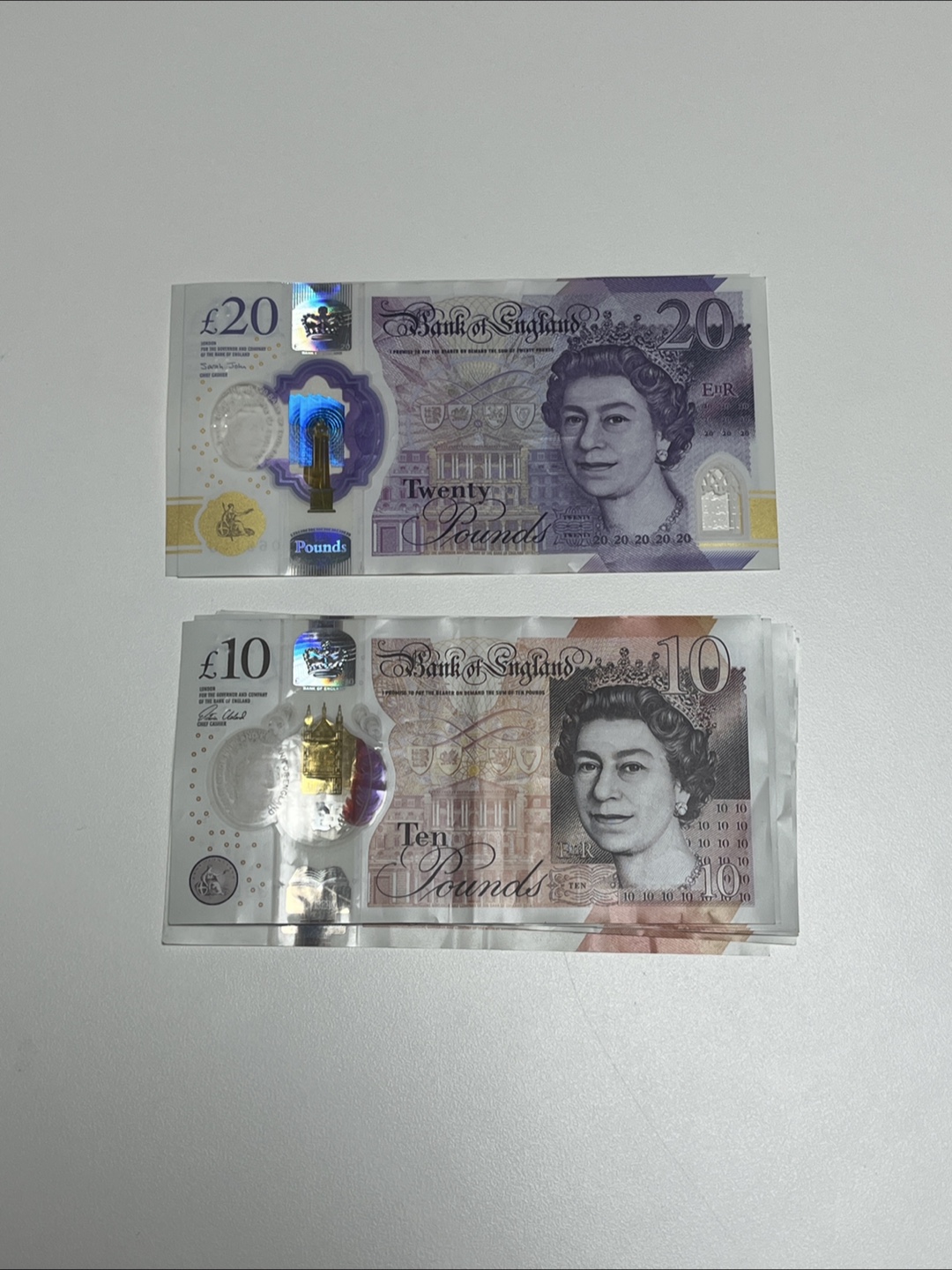 영국 파운드화 120파운드