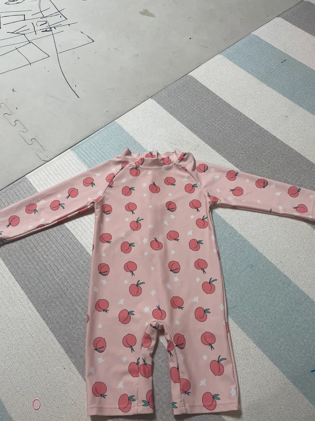 BEBECHAT 아동 래쉬가드 M 110사이즈