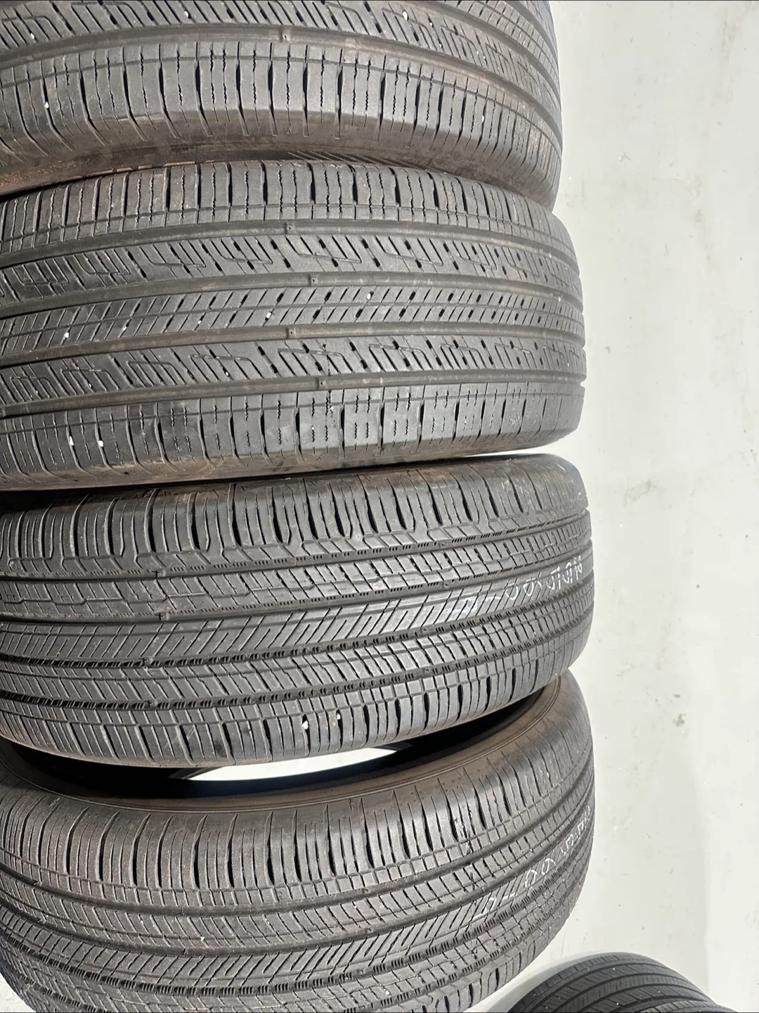 중고 타이어 255 60 19 이노뷔2본 HP71 2본 팝니다