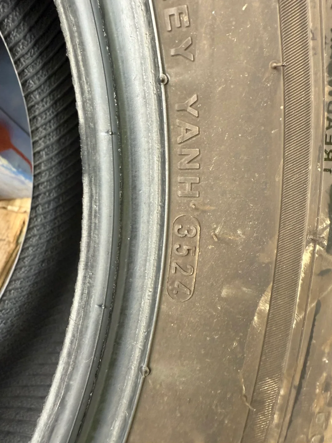 크루젠 중고 타이어 235/70R17