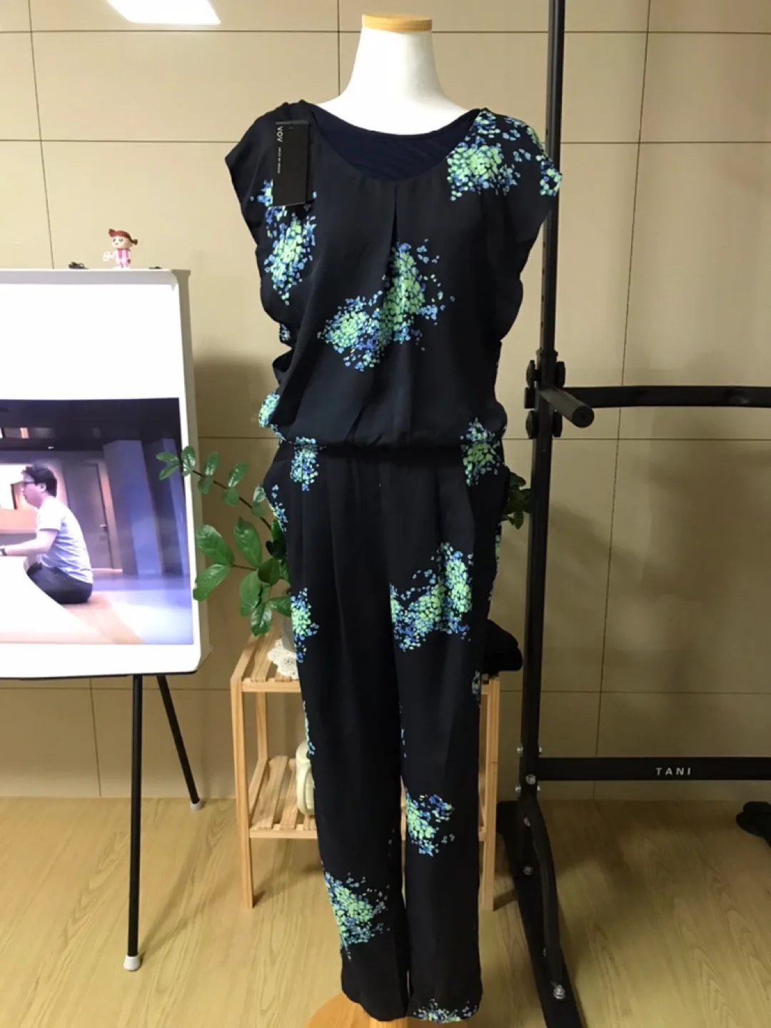 새상품 VOV 점프슈트