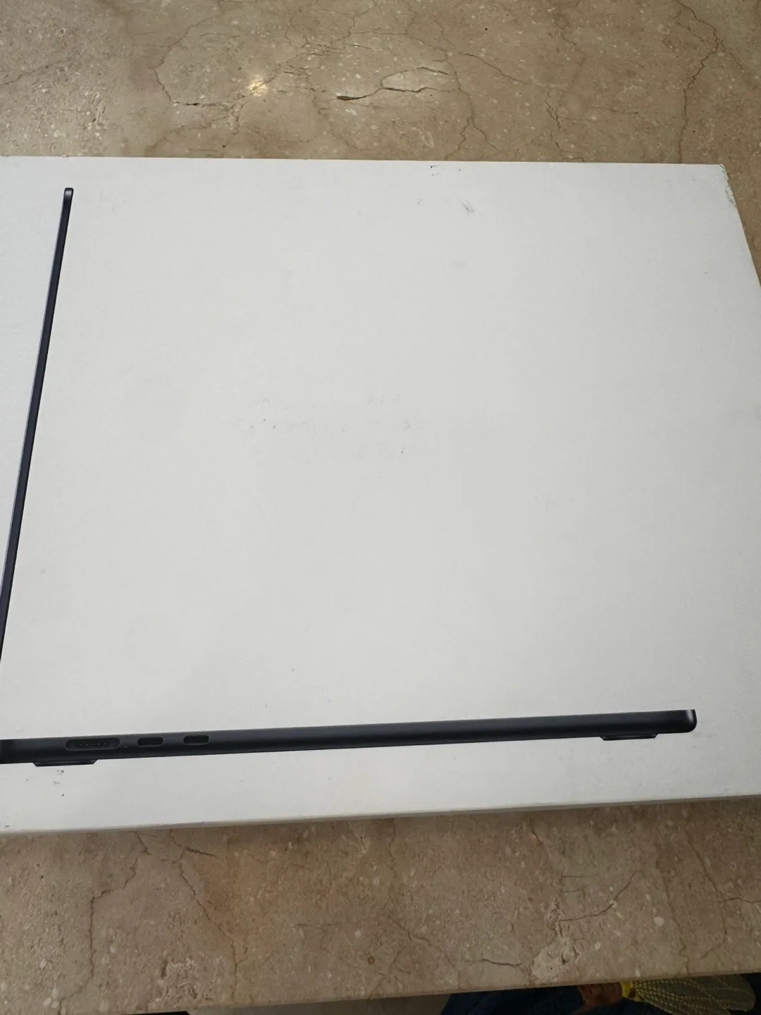 맥북에어 M2 15인치 512Gb 미드나잇 충싸3회 팝니다