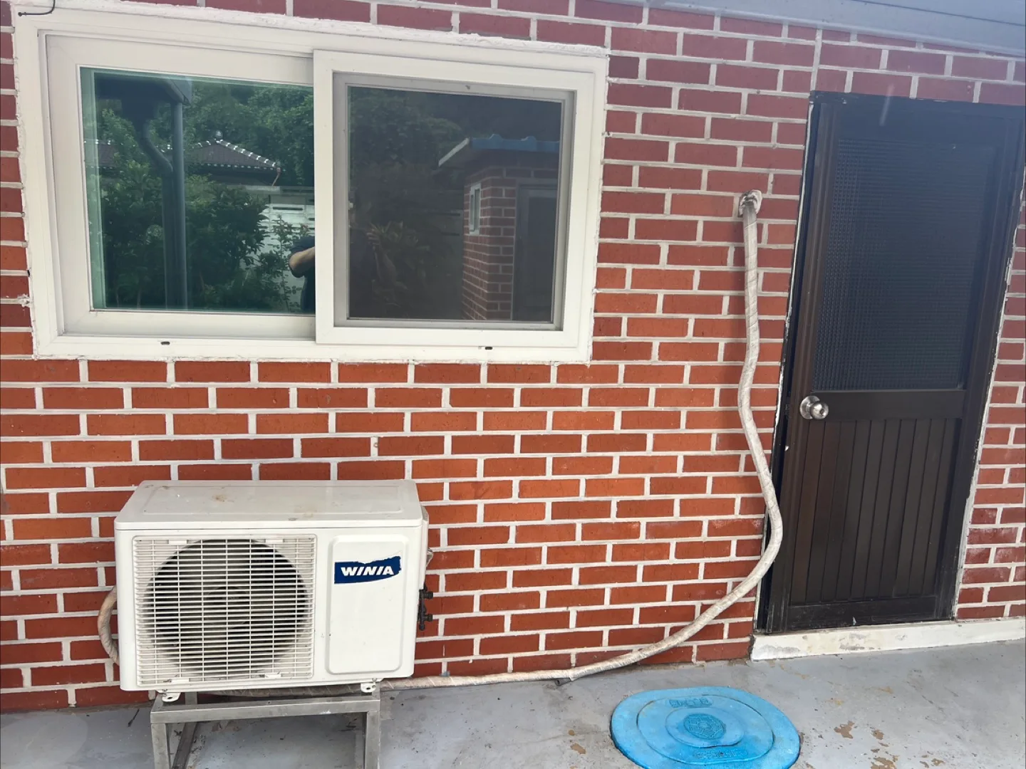 벽걸이 에어컨 3대 10만 원에 판매합니다.