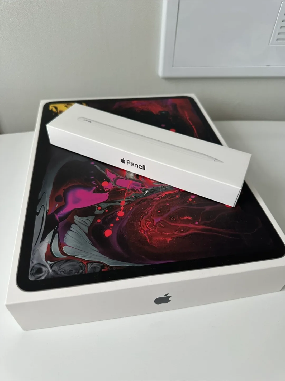 아이패드프로 3세대 12.9 셀룰러 64기가 + 애플펜슬 + 초텍 마그네틱 거치대