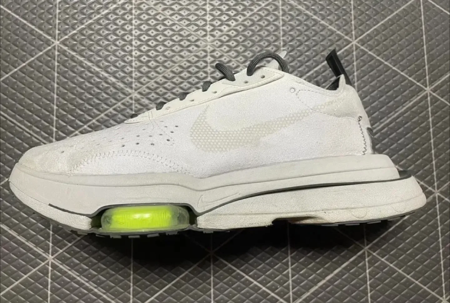 [중고] 나이키 에어 줌 타입 서밋 화이트  N354라인  사이즈 275