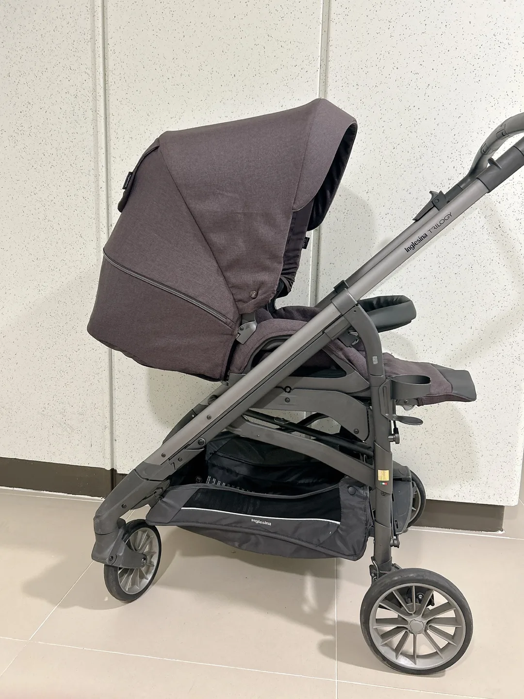 잉글레시나 트릴로지 절충형 유모차
