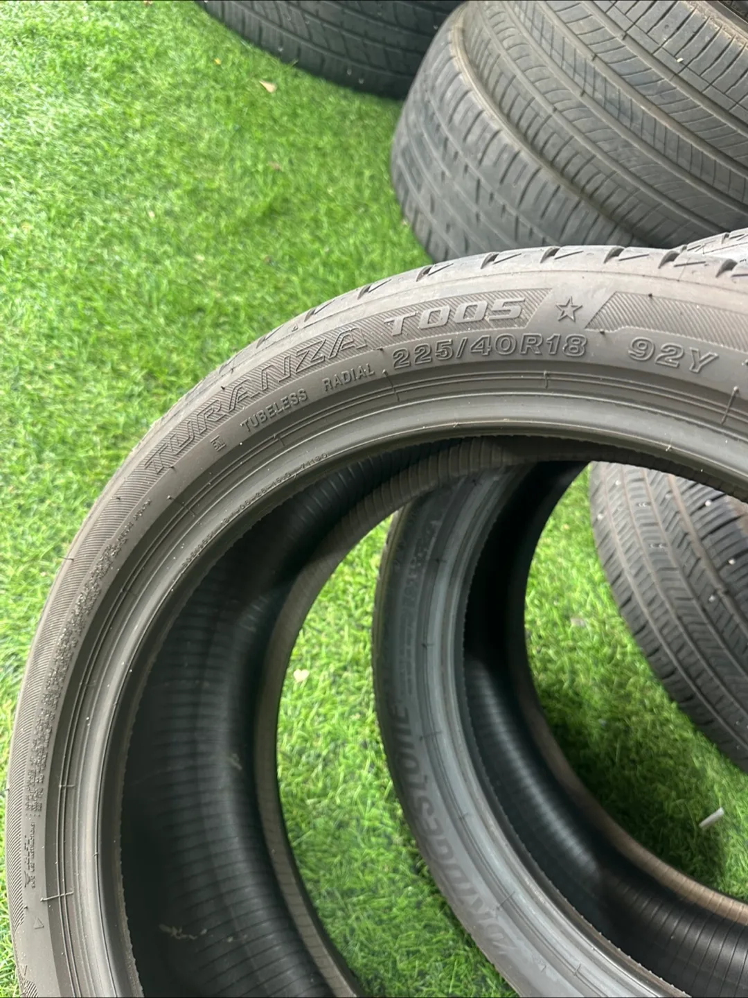 브리지스톤 투란자 225/40R18 중고타이어 두 짝