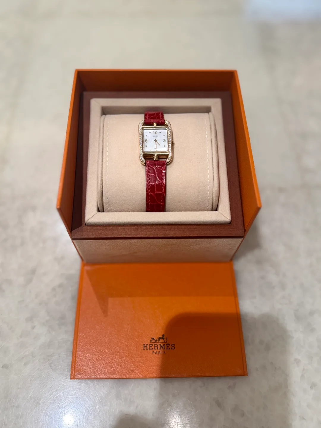 에르메스 케이프코드 로즈골드 자개판 31mm 시계 판매해요.