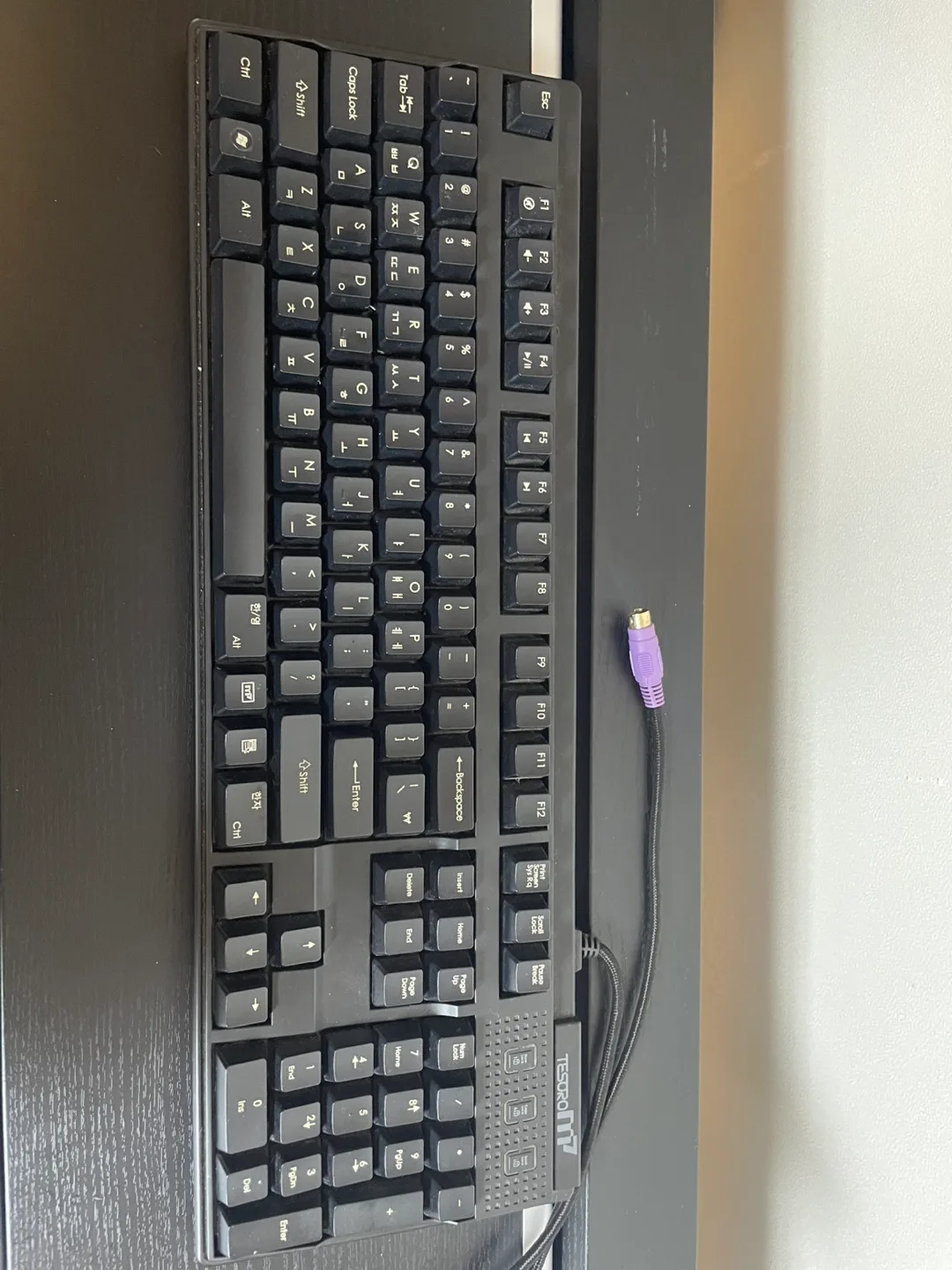 제닉스 TESORO M7 키보드