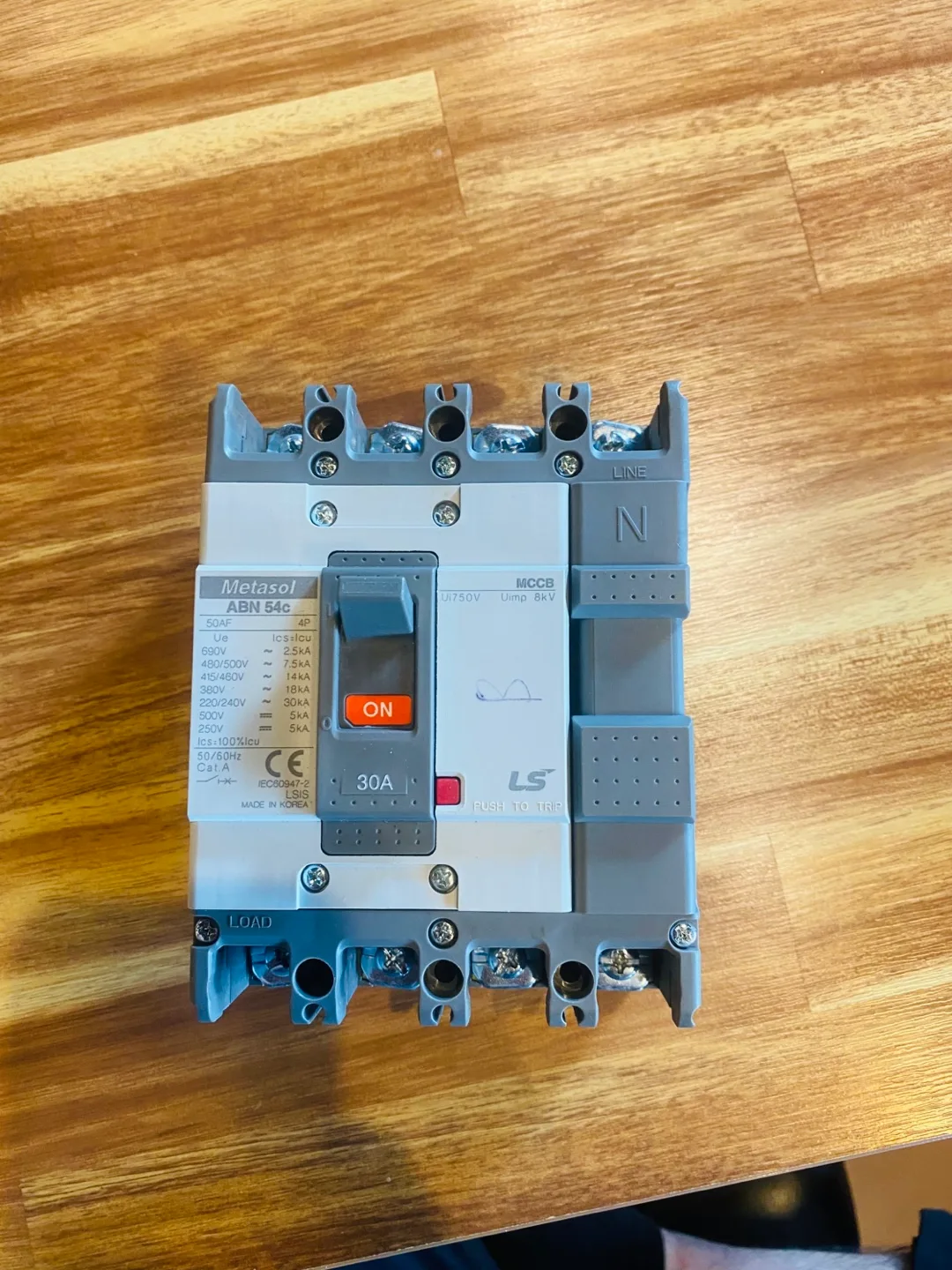 Ls산전 Mccb 4p 30a 중고 사용거의안함