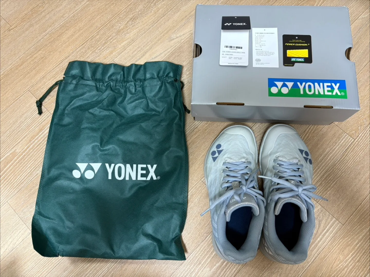 요넥스 배드민턴화 230mm