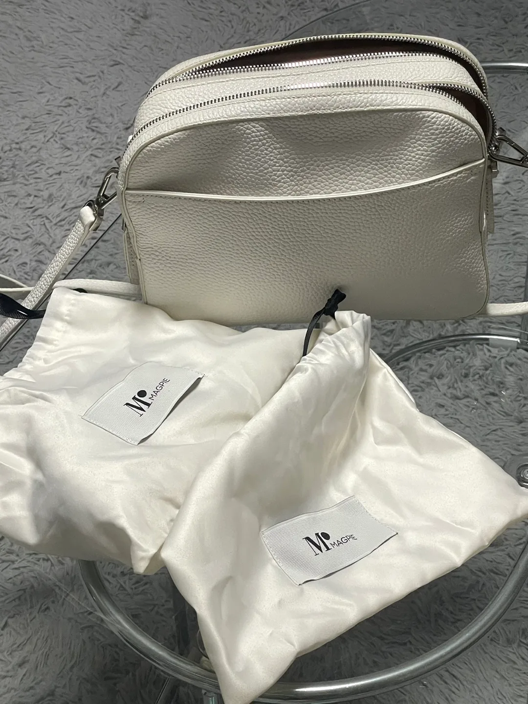 Magpie 화이트 크로스백