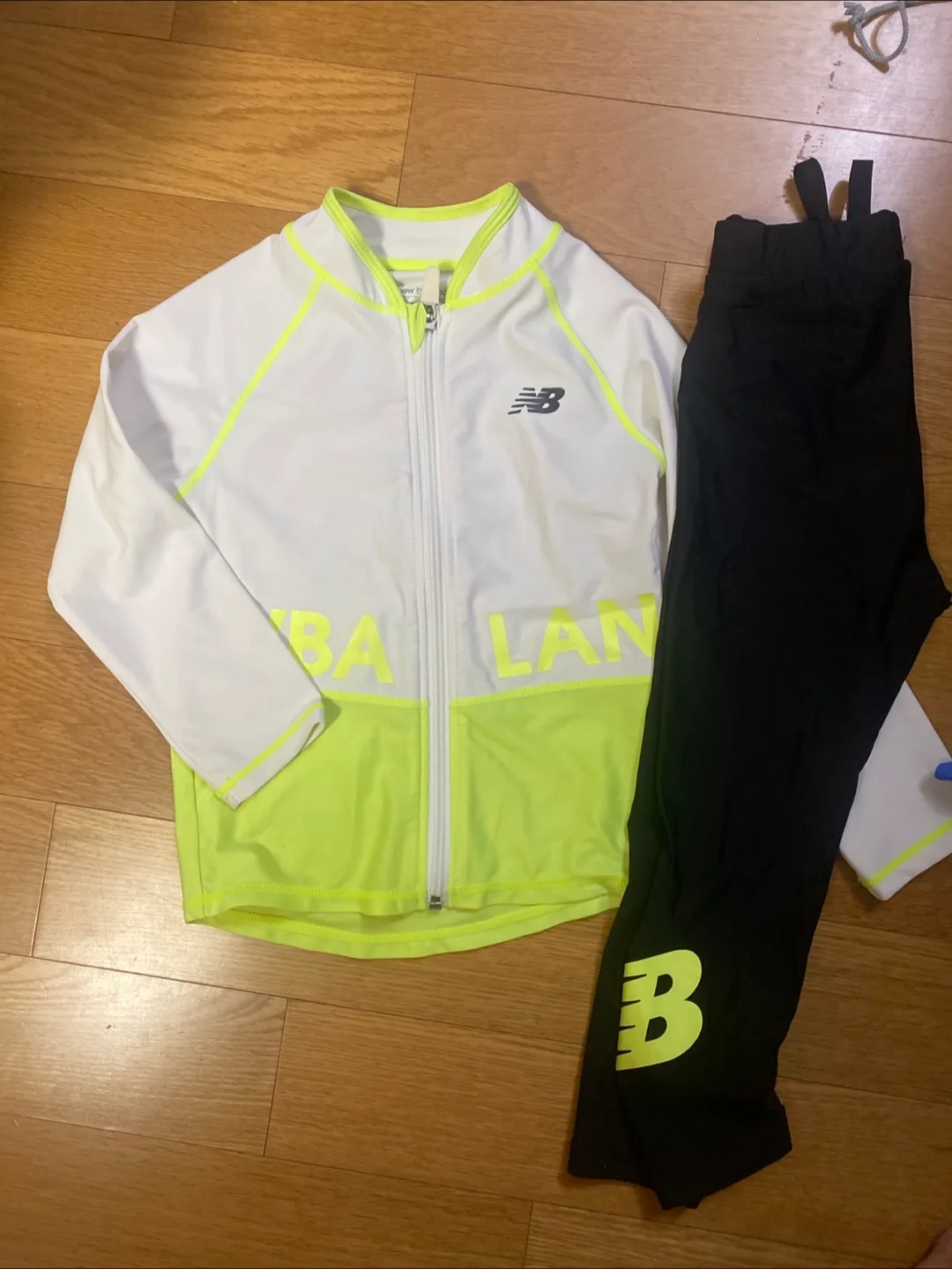 뉴발란스 워터레깅스 래쉬가드 110