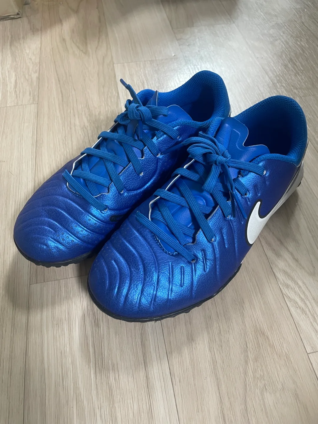 (중고/박스유)220 사이즈 나이키 풋살화
