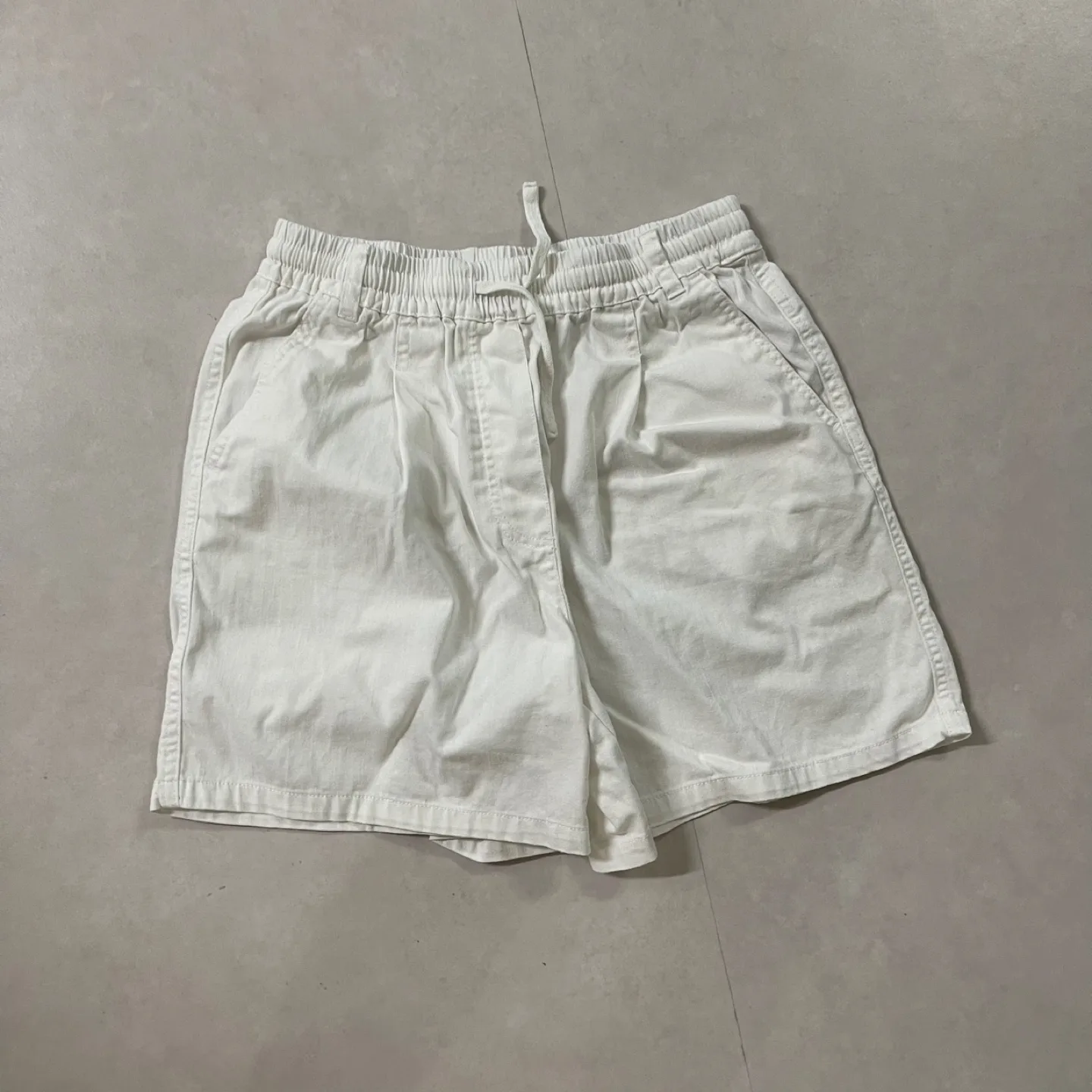 화이트반바지(프리사이즈)(깨끗해요)