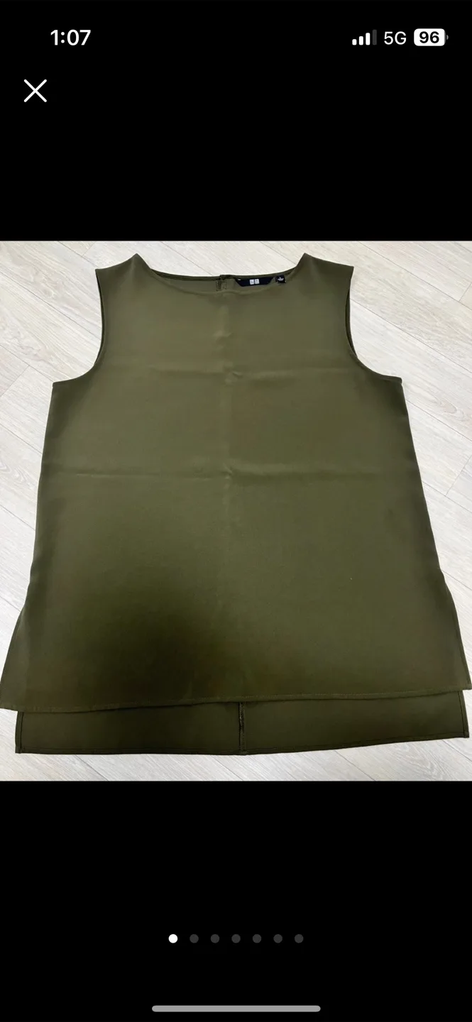 유니클로 올리브색 민소매