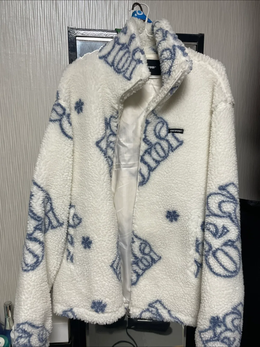 5252 BY OIOI 후리스 L(중고)