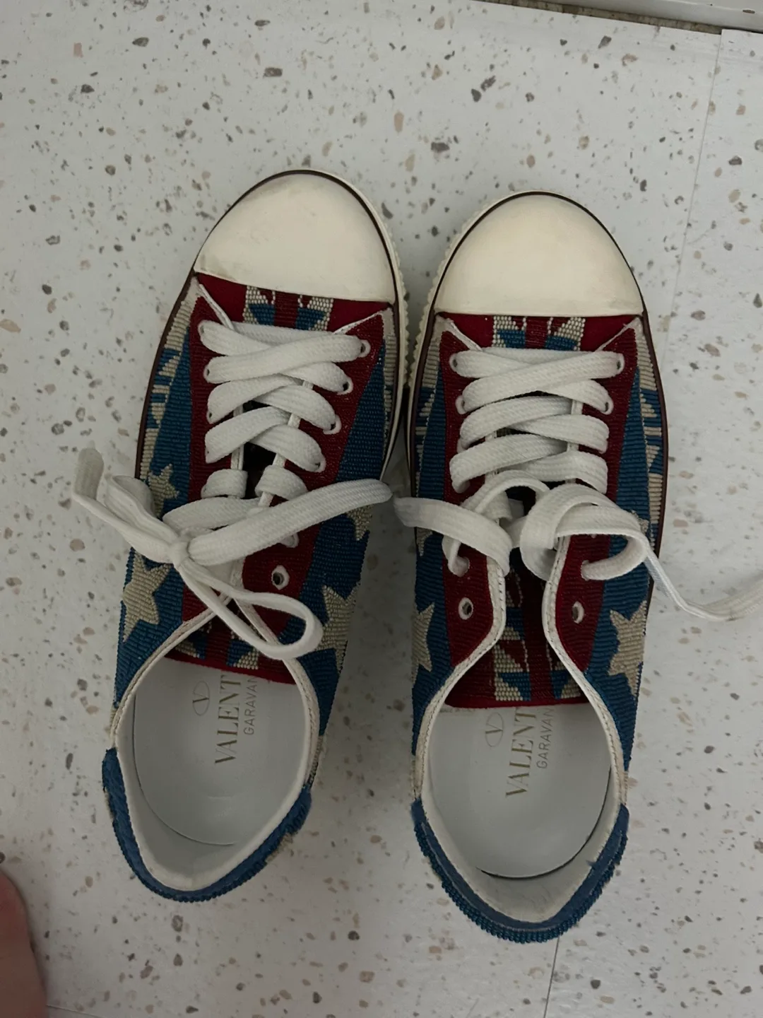 발렌티노 스니커즈 37