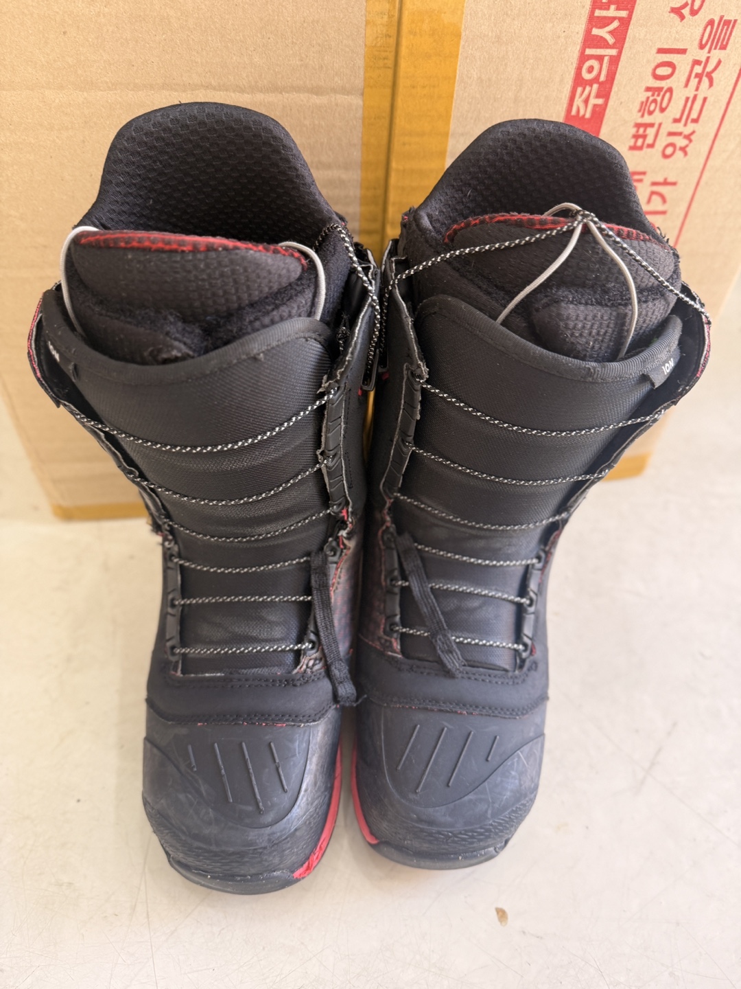 Burton 이온 스노우보드 부츠 255 마지막 가격