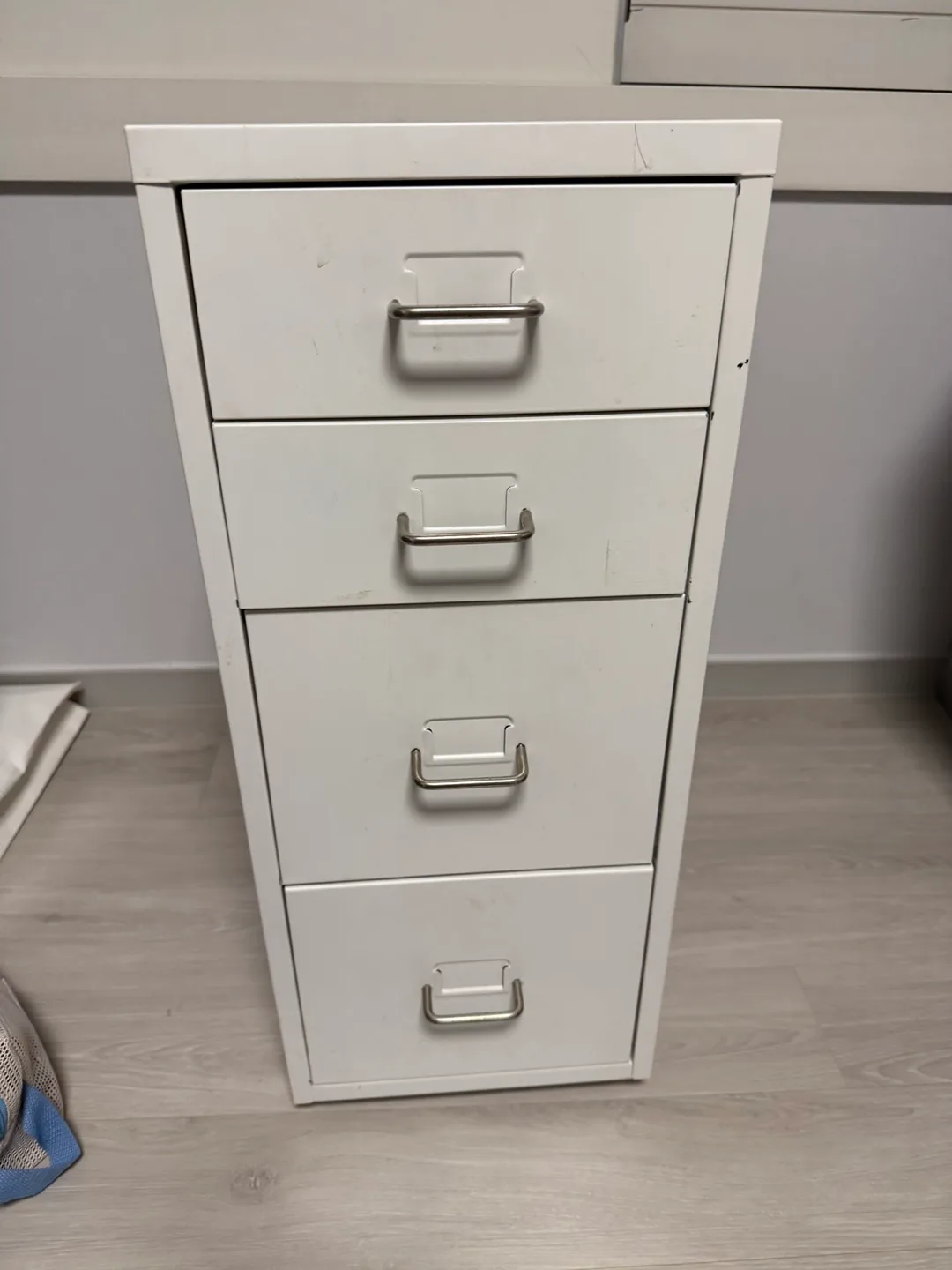 4단 서랍 철제 캐비넷 이케아 느낌 수납장 중고 나눔