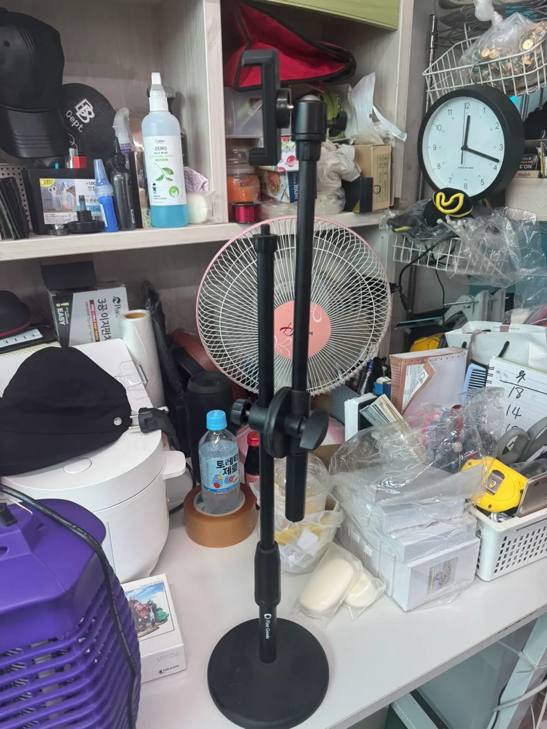 Fine Goods 폰 스탠드 (중고)