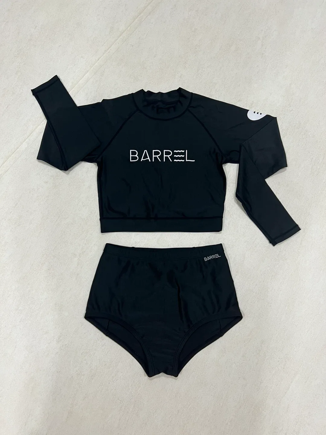(새상품) 배럴 래쉬가드 상하의 세트 S