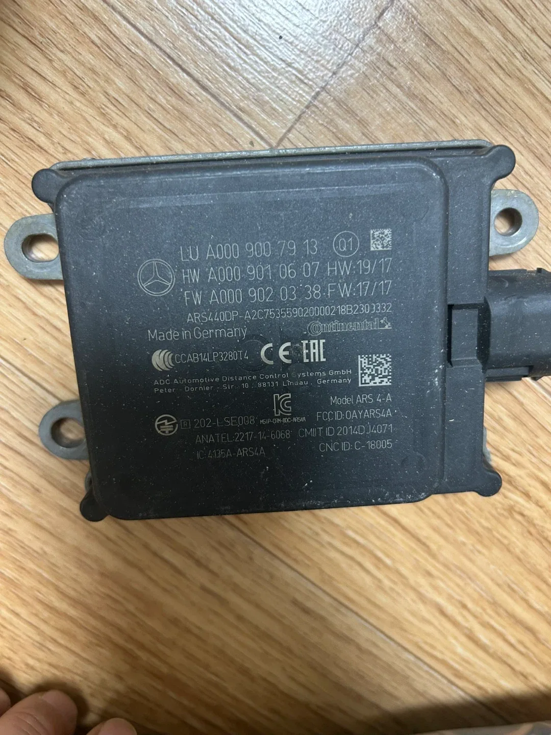 벤츠 ARS 4-A 레이더 센서