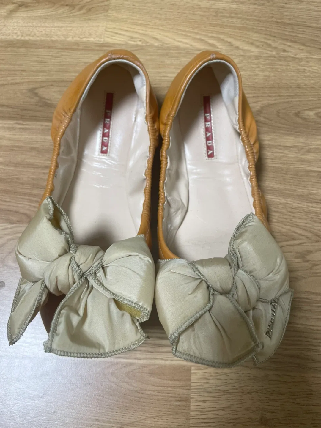 프라다 리본 플랫