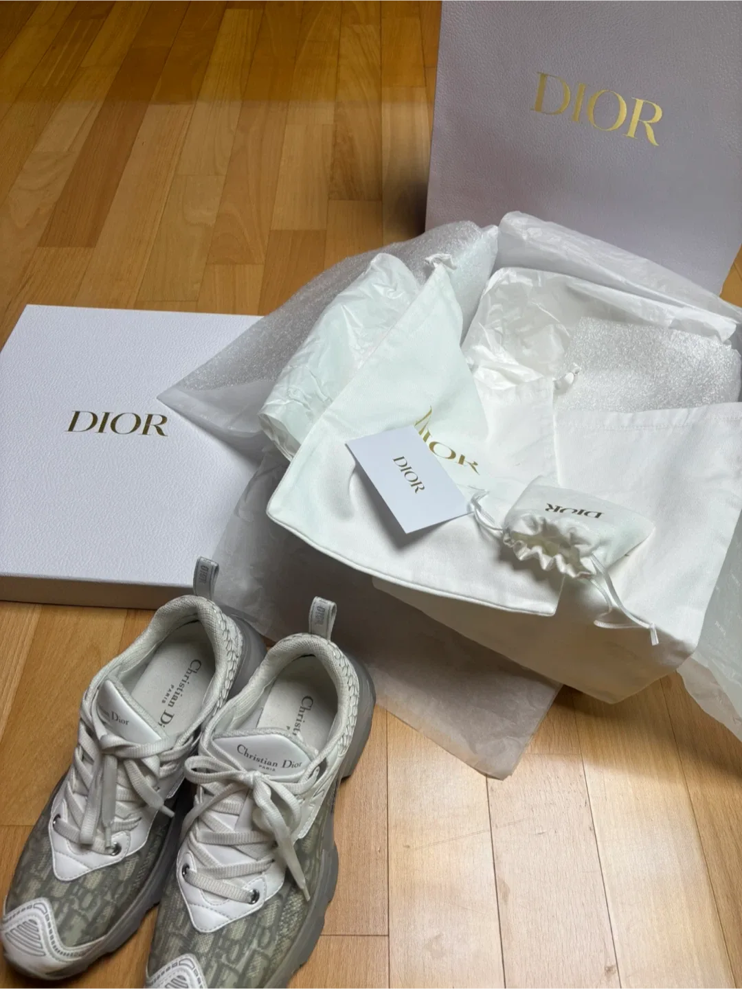 디올 운동화, 스니커즈 실착5회 미만, 37사이즈